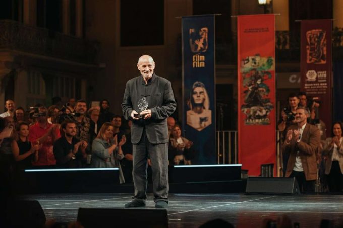 Jackie Chan: la crisi del cinema moderno tra bellezza artistica e logica del business