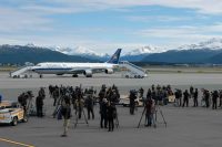 L'arrivo dell'aereo con il team del Cremlino e i giornalisti ad Anchorage: cosa aspettarsi?