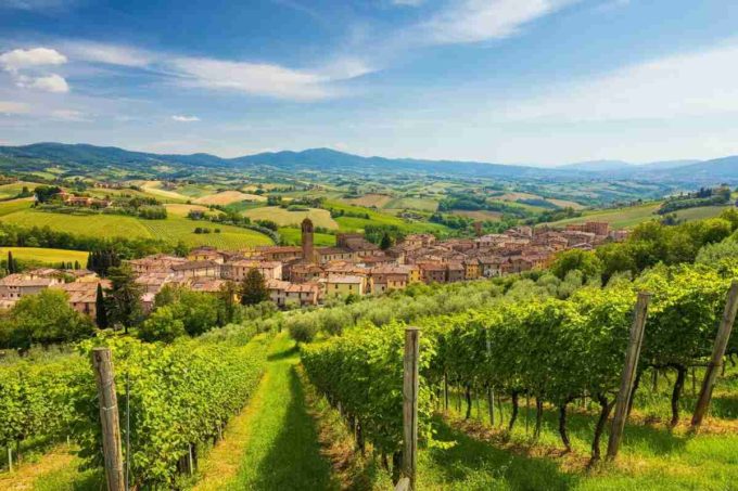 Lo spread tra Btp e Bund scende a 84 punti base: cosa significa per l'economia italiana