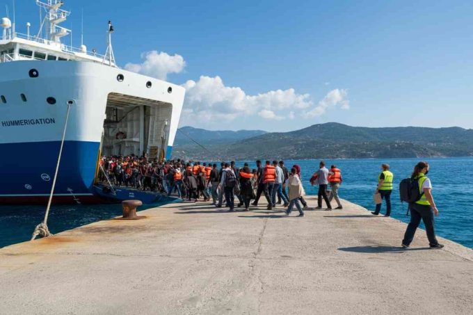 Mediterranea sfida il Viminale e approda a Trapani: «Ingiusto percorrere 1000 km in più verso Genova»