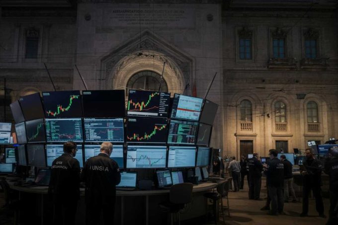 Milano in calo con l'Europa: dazi e bilanci mettono alla prova i mercati