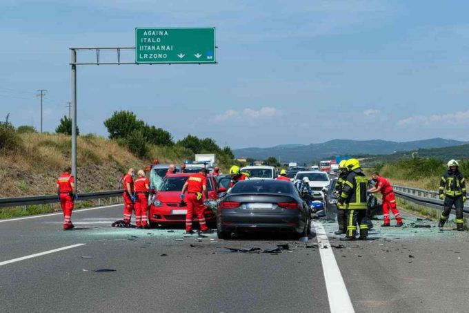 Parma, terzo incidente mortale in tangenziale: auto contromano provoca una tragedia