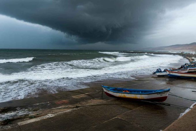 Perù: 88 porti chiusi a causa di una violenta mareggiata nel Pacifico