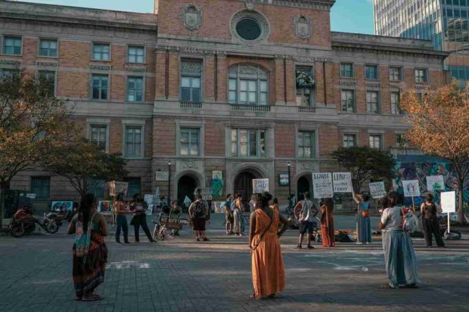 Piantedosi: lo sgombero del Leoncavallo segna la fine della tolleranza zero