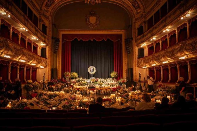 Pippo Baudo: l'ultimo saluto nella camera ardente al Delle Vittorie