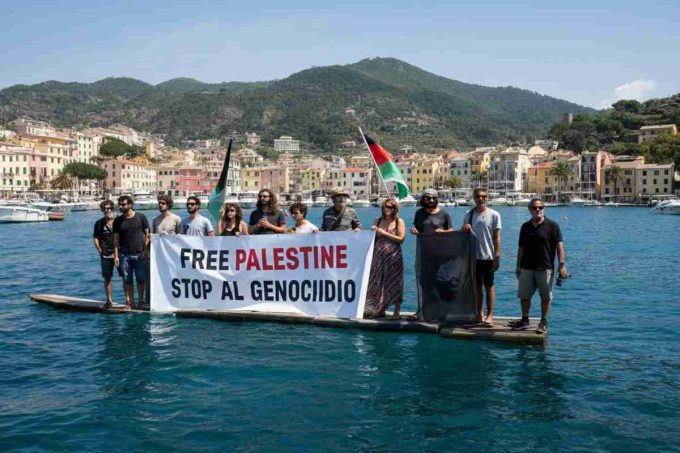Proteste a Lido per Gaza: in arrivo un corteo acqueo spettacolare