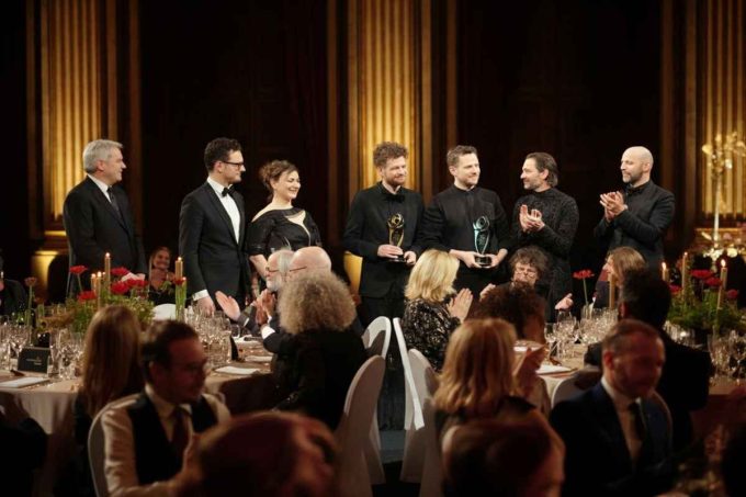 Stallone onora il Kennedy Center con un premio sotto l'amministrazione Trump