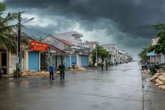 Tifone Kajiki: oltre 325mila evacuati in Vietnam, una crisi in corso