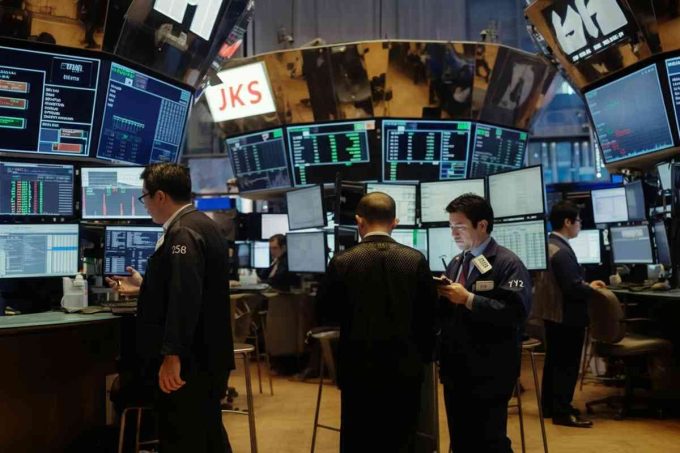 Tokyo in festa: la borsa chiude con un impressionante rialzo del 1,85%