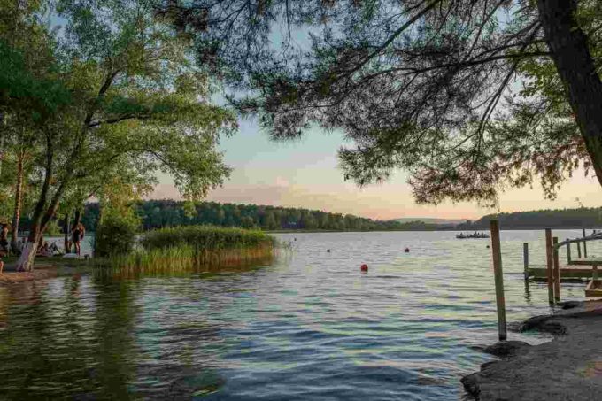 Tragedia al Lago d'Orta: un giovane di 18 anni perde la vita in un incidente drammatico