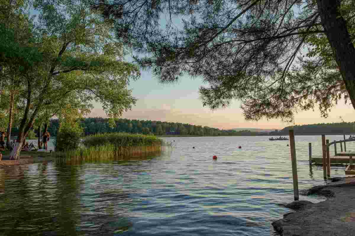 Tragedia al Lago d'Orta: un giovane di 18 anni perde la vita in un incidente drammatico
