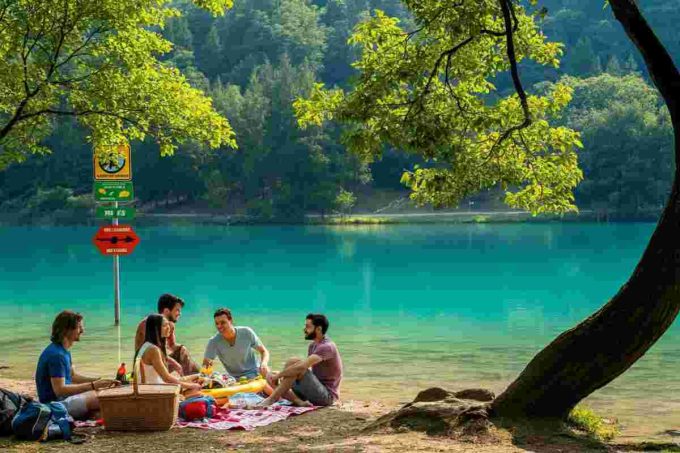 Tragedia al lago Sinizzo: studente di 21 anni perde la vita durante un tuffo