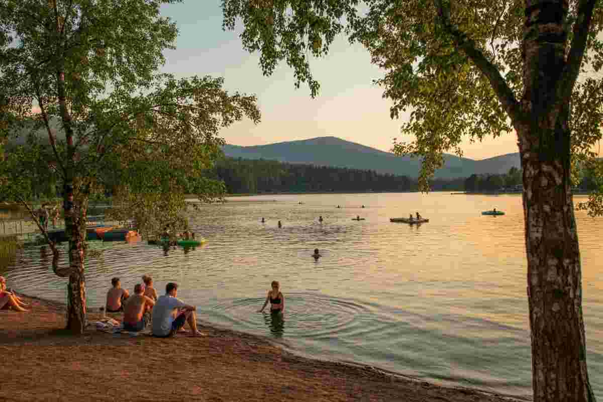 Tragedia al lago d'Orta: un tuffo fatale per un giovane di 18 anni