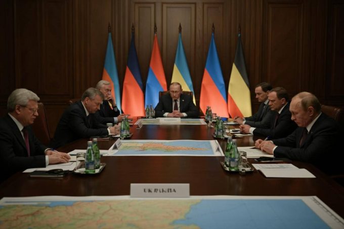 Trump invita Zelensky a porre fine alla guerra: un compromesso su Crimea e Nato?