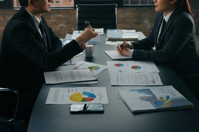 Trump minaccia tariffe record del 200%: il negoziatore cinese in volo verso Washington