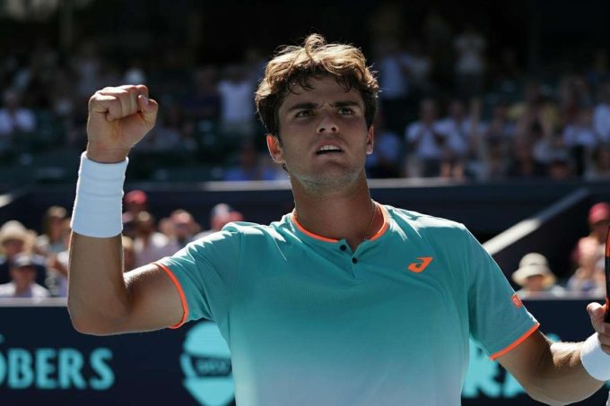 Alcaraz sorprende: Djokovic eliminato e finale in vista all'US Open