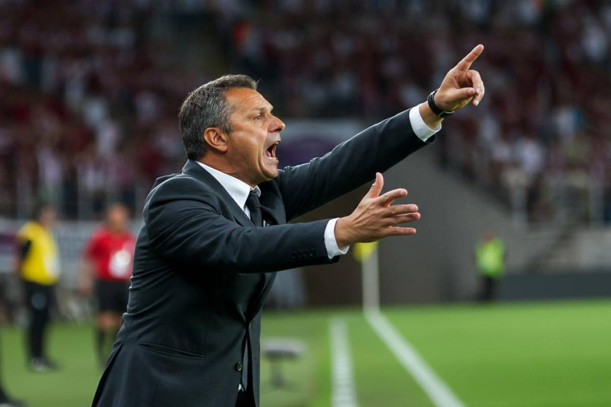 Allegri scherza sul rosso: La giacca mi ha salvato