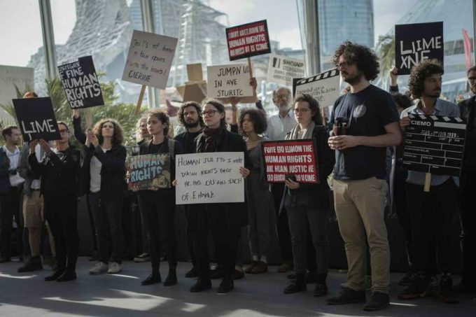 Attori e registi si uniscono: la chiamata al boicottaggio del cinema israeliano