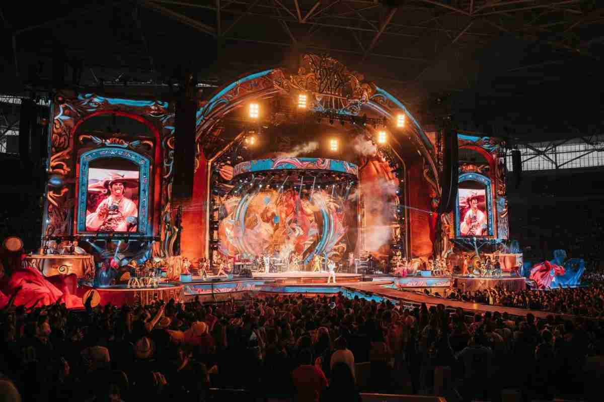 Bad Bunny illumina il Super Bowl con uno show indimenticabile