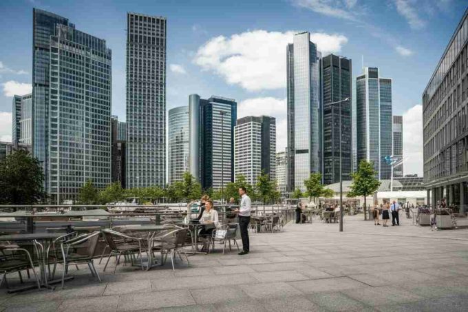 Borsa europea in crescita, mentre i future americani si muovono in modo contrastato: Milano guadagna lo 0,27%