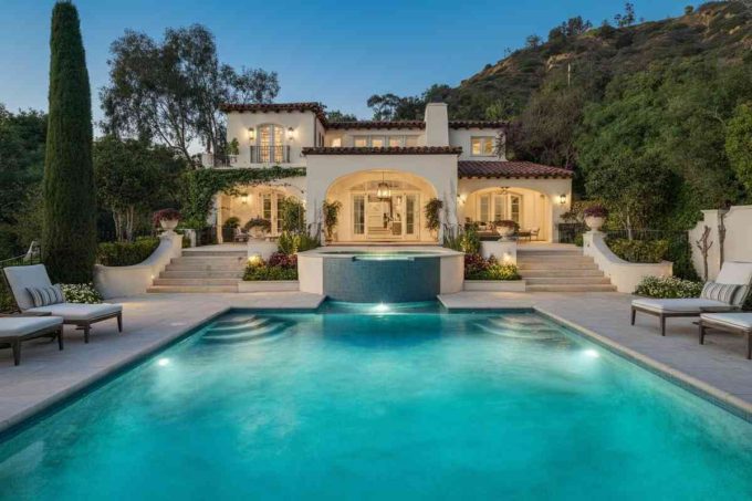 Brad Pitt acquista una villa da sogno sulle colline di Hollywood per 12 milioni