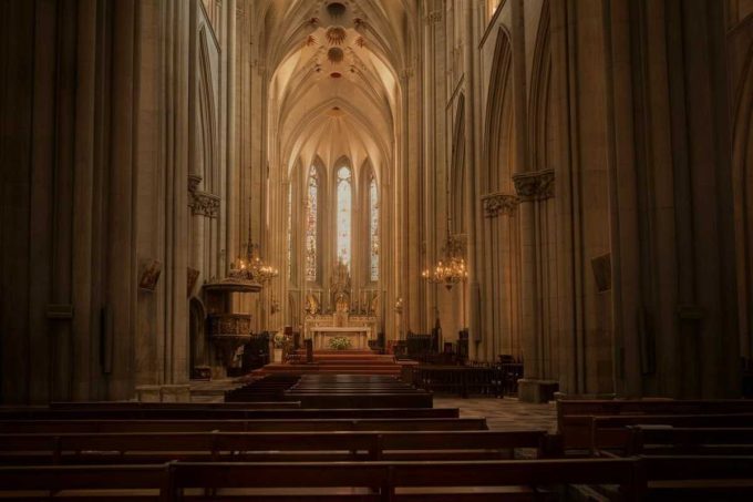 Card. Müller: la verità sull'LGBT e la propaganda a San Pietro