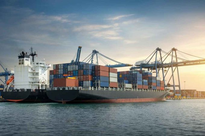 Cina: il surplus di agosto raggiunge i 102,33 miliardi, un aumento del 3,1% nelle esportazioni