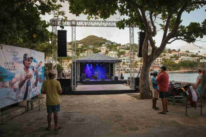 Claudio Baglioni a Lampedusa: il concerto da 800mila euro scatena la polemica