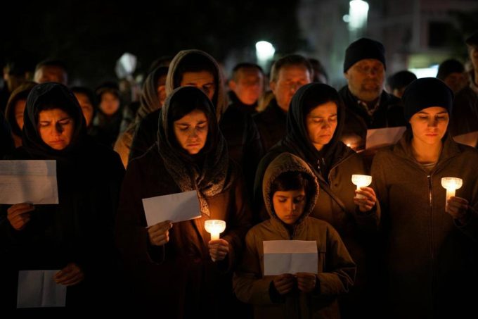 Famiglie in trappola: il sostegno incondizionato a Trump e al suo piano