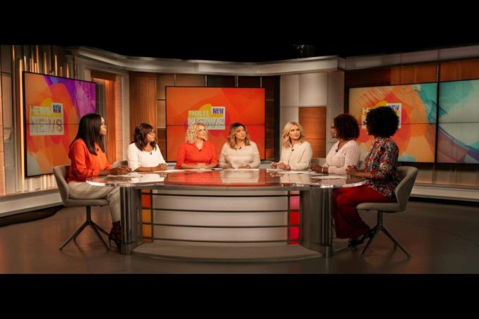 Fcc Usa: chi è il nuovo bersaglio di Whoopi Goldberg?