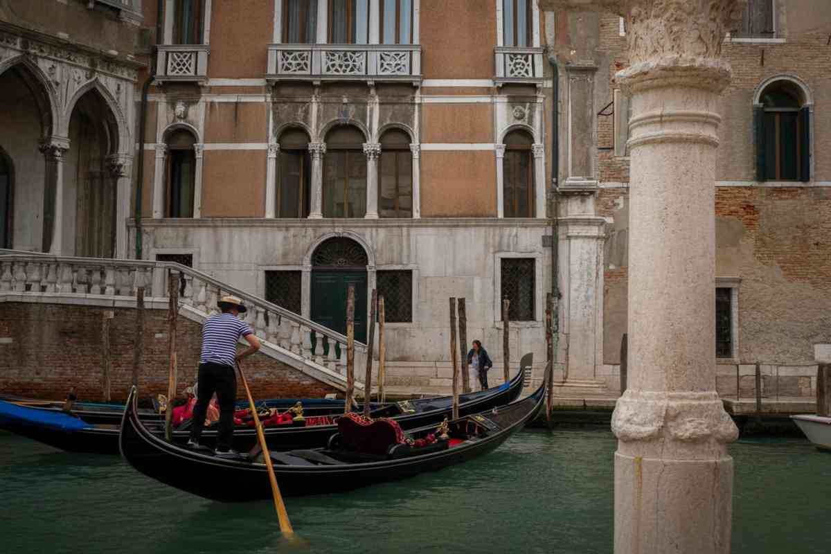 I borseggiatori di Venezia contro le fotocamere: la sorprendente denuncia che lascia senza parole