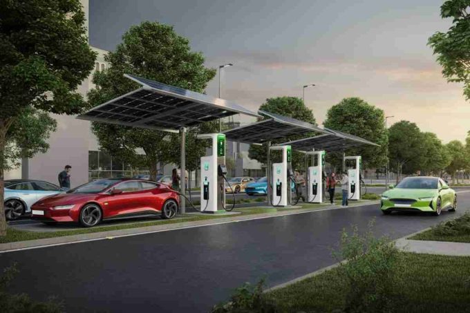 Il futuro dell'auto in Ue è elettrico, parola di Von der Leyen