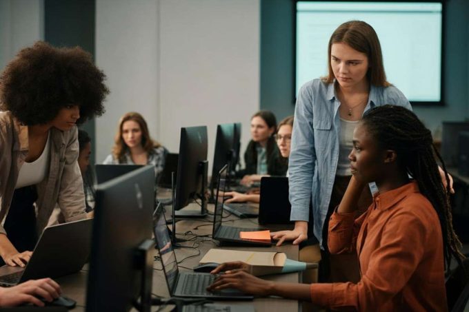 Investimenti da 35 milioni per sostenere Neet e donne attraverso il Fondo per la Repubblica Digitale