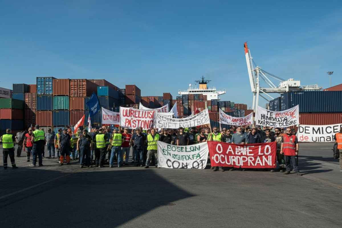 Lavoratori portuali d'Europa si uniscono a Genova contro il traffico di armi per Gaza