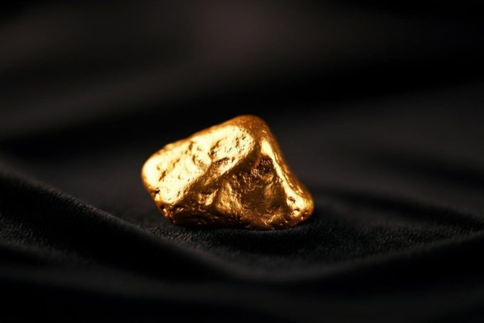 L'oro inarrestabile: il prezzo spot raggiunge i 3.558 dollari