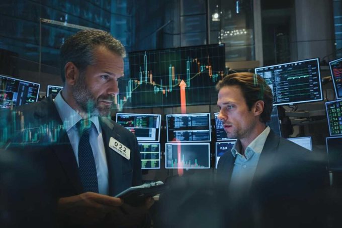 Milano brilla mentre l'Europa resta cauta: Leonardo e Tim in evidenza