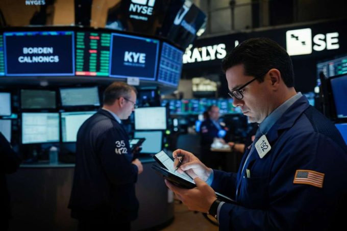 Milano in calo: Saipem in crescita mentre Cucinelli affonda