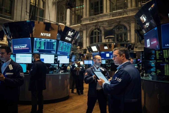 Milano recupera terreno in Borsa: Leonardo in forte ascesa