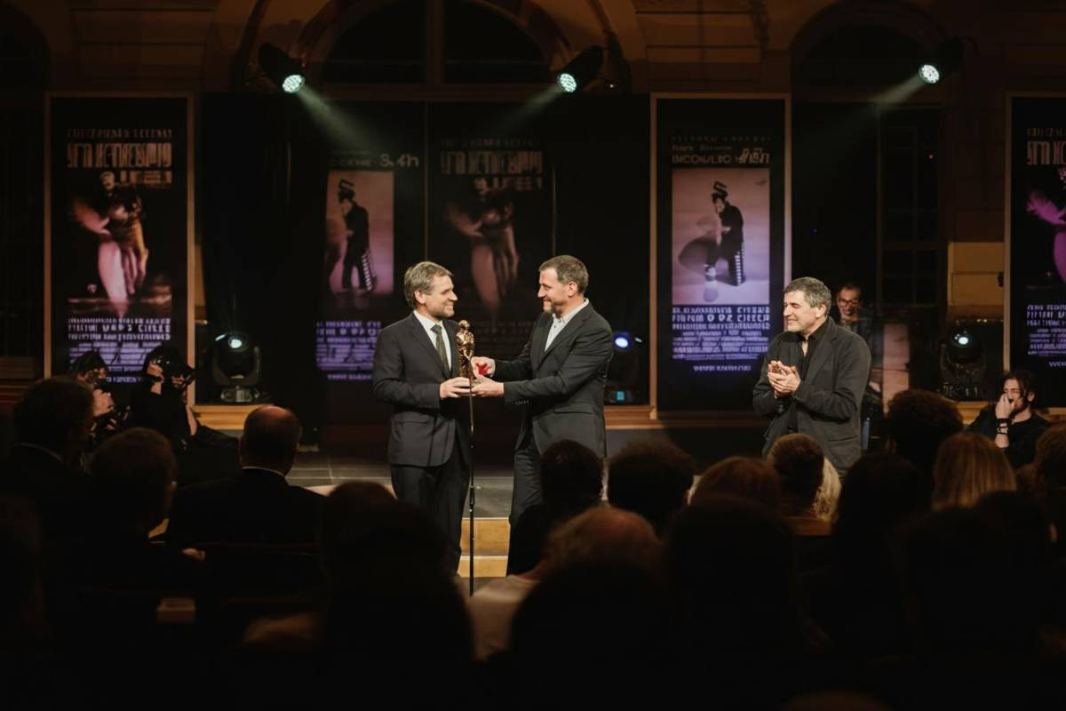 Panahi riceve il premio alla carriera alla Festa del Cinema di Roma