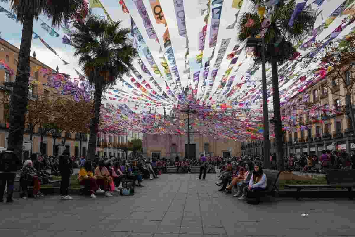 Polemica a Pistoia: consigliere di Forza Italia contro i pañuelos in piazza contro i femminicidi