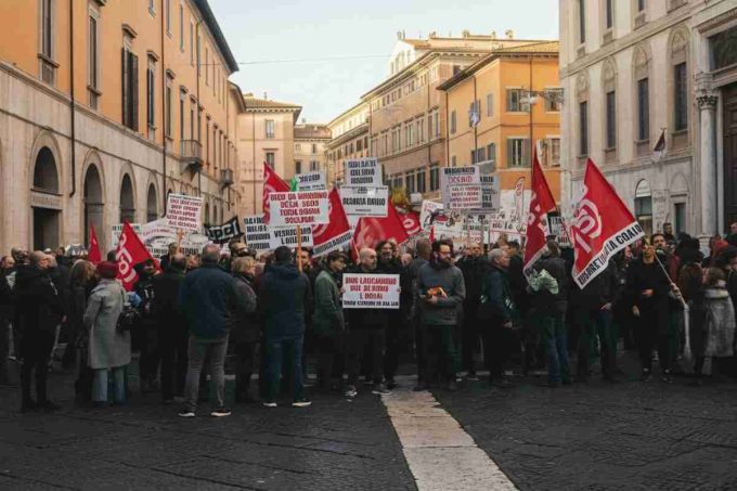 Salvini e l'annuncio di un blocco del Paese: irresponsabilità o strategia?