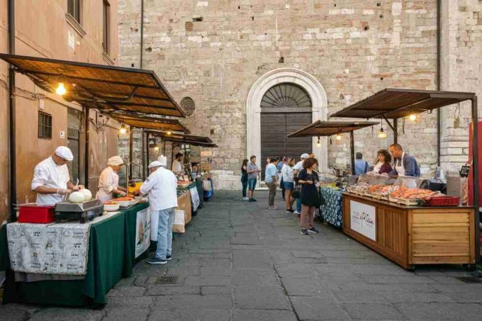 Scopri il Bufala Fest a Napoli: un viaggio tra sapori e cultura culinaria