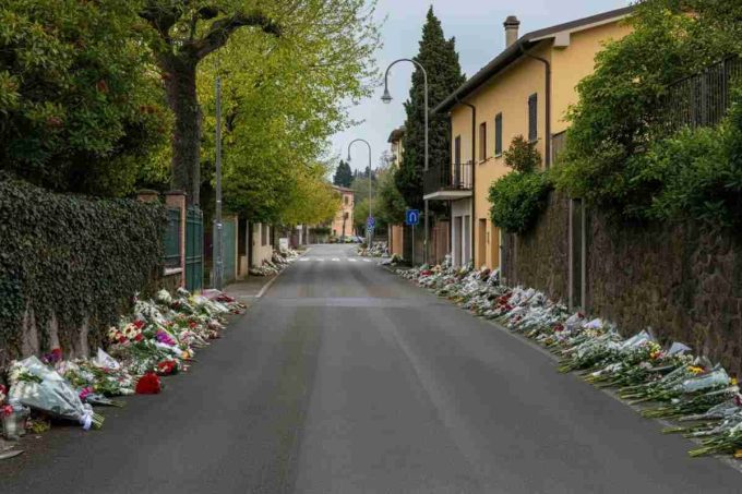 Tragedia a Follo: due giovani perdono la vita in un drammatico incidente motociclistico