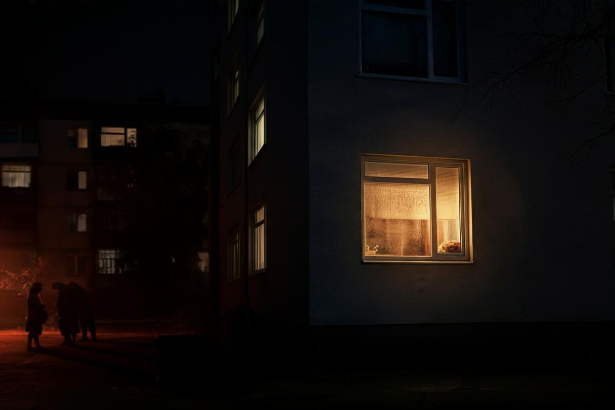 Tragedia a Genova: giovane donna perde la vita in un incidente domestico, il compagno sotto inchiesta per omicidio preterintenzionale