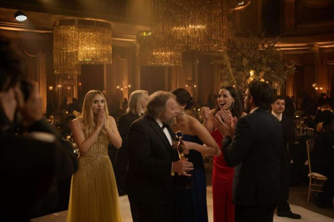 Trionfi agli Emmy: 'The Pitt', 'The Studio' e 'Adolescence' conquistano il pubblico