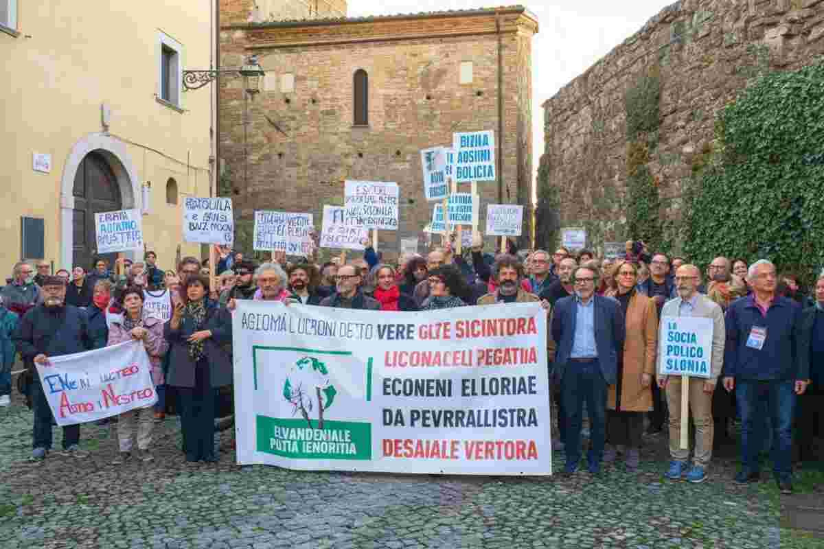 Vendola annuncia la sua candidatura a sostegno di Decaro per le regionali