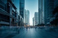 Borsa asiatica in bilico: tensioni tra dazi e decisioni della Fed