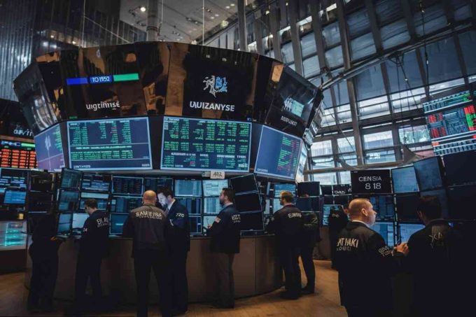 Borsa europea in ripresa: Parigi guadagna lo 0,45% all'apertura