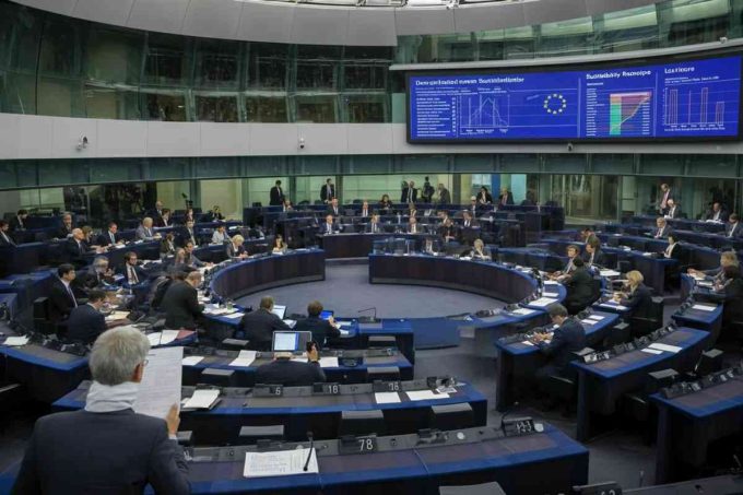 Caos al Parlamento Ue: la due diligence sfuma tra tensioni e dissidi