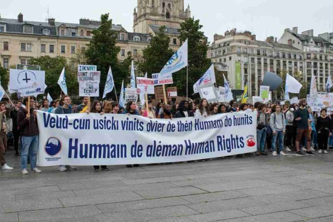 Diecimila in marcia a Roma per la Global Sumud Flotilla: un corteo di pace verso piazza San Silvestro